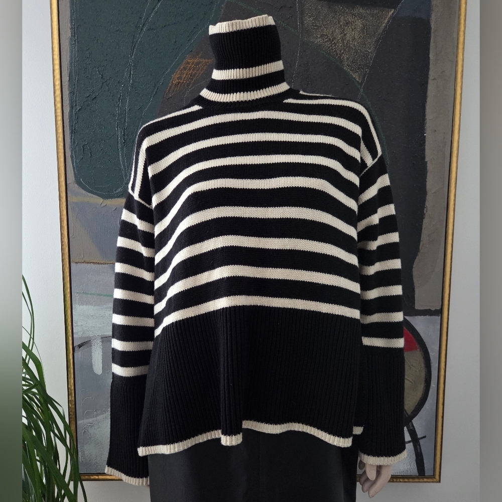 Toteme | Signature Stripe Turtleneck - Picture 2 of 12
